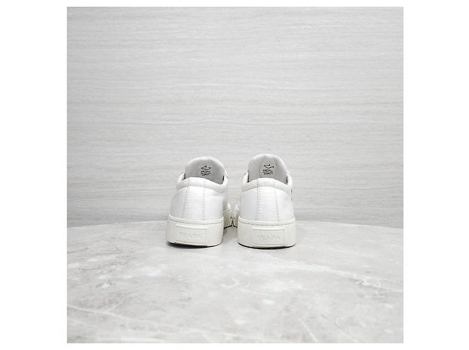Prada Sneakers in gabardine bianca con logo Triangle - vista 4