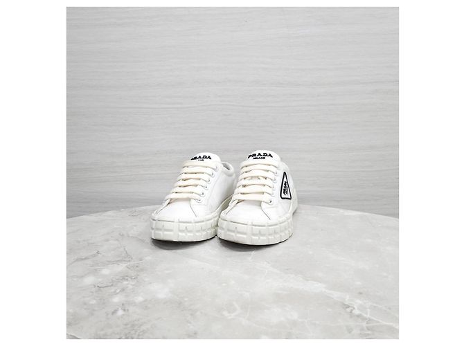 Prada Sneakers in gabardine bianca con logo Triangle - vista 6