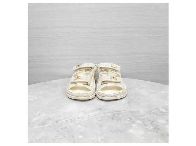 Chanel Sandali con Velcro in White - vista 2