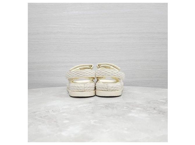Chanel Sandali con Velcro in White - vista 3