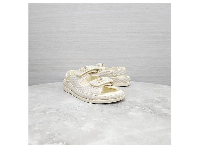 Chanel Sandali con Velcro in White - vista 4