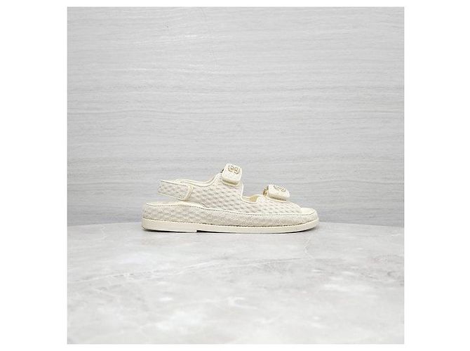 Chanel Sandali con Velcro in White - vista 5
