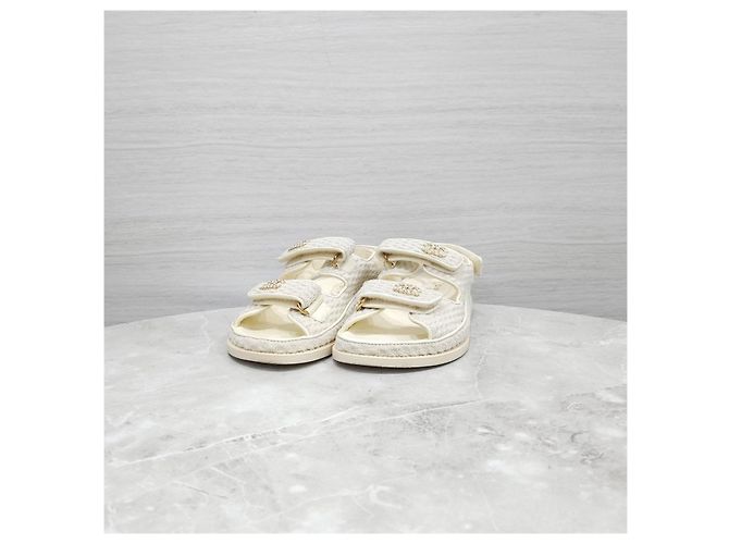 Chanel Sandali con Velcro in White - vista 9