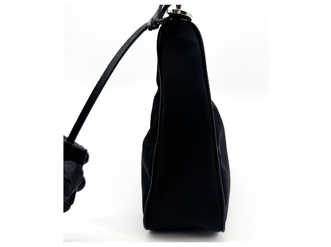 Prada Re-Edition 2005 Hobo Tessuto in pelle Saffiano Mini - vista 4