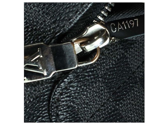 Borsa Messenger Louis Vuitton District MM Damier Graphite - vista 7