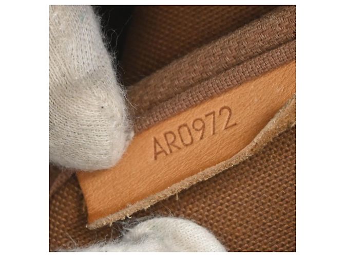 Louis Vuitton Saumur Monogram Canvas 35 - vista 7