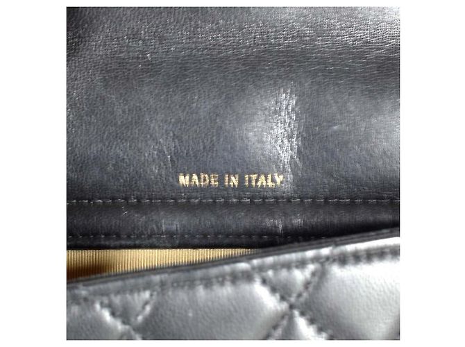 Chanel Mini Borsa a Tracolla in Pelle Nera Matelassé con Ciondoli - vista 8