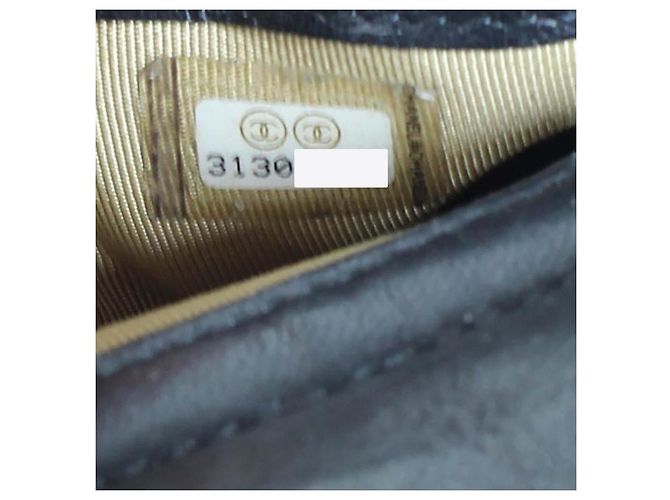 Chanel Mini Borsa a Tracolla in Pelle Nera Matelassé con Ciondoli - vista 9