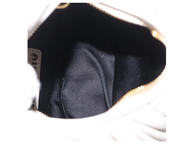 Miu Miu Wander Hobo Matelasse Leather Small - vista 5