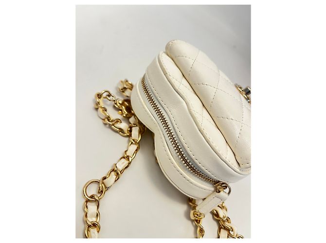 Chanel CC in Love Heart Quilted Lambskin small - vista 4