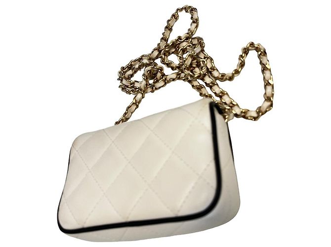 Chanel Square Resin Chain Flap Quilted Lambskin Mini - vista 3