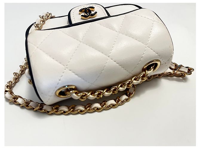 Chanel Square Resin Chain Flap Quilted Lambskin Mini - vista 4