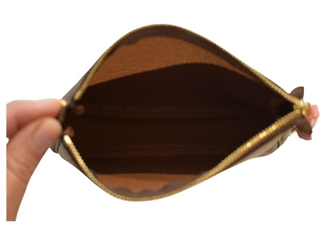 Louis Vuitton Mini Pochette Accessoires Monogram Groom Bellboy M60290 - vista 16