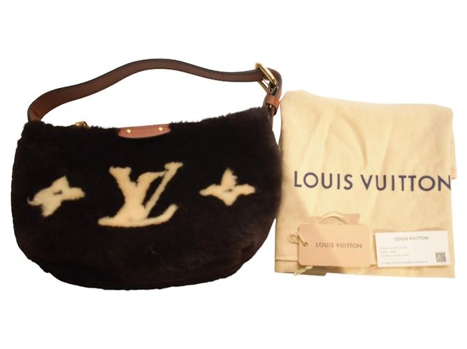 Louis Vuitton Pochette Rabat Shearling Monogram Marrone - vista 16