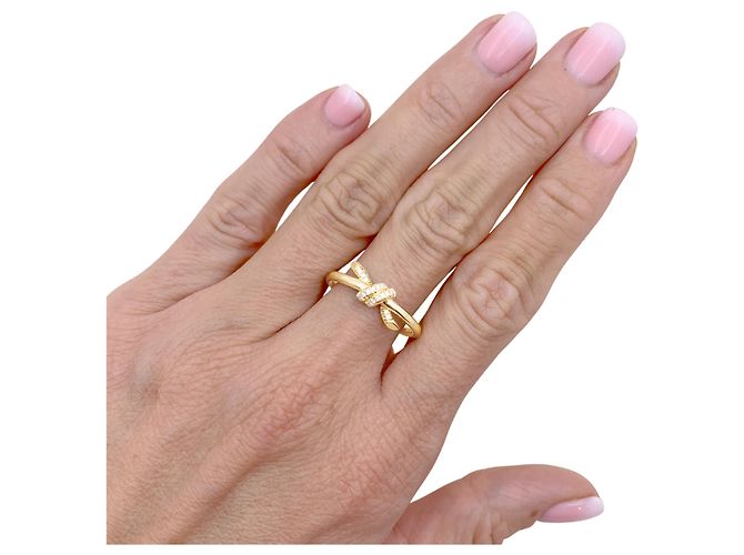 Anello Tiffany & Co, "Knot" in oro giallo e diamanti. - vista 6