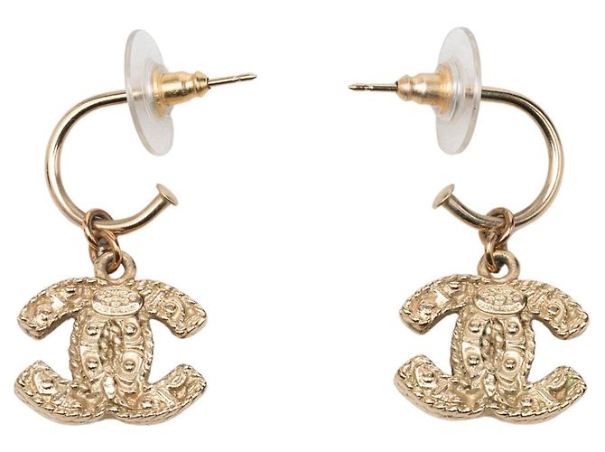 Orecchini a cerchio pendenti testurizzati Chanel CC placcati oro - vista 2