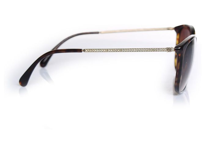 Chanel, braune Sonnenbrille mit Kristallbügeln - Ansicht 6