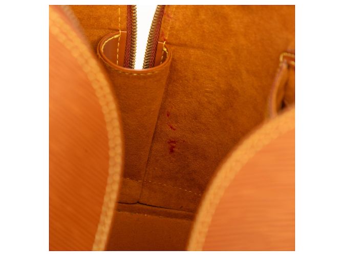 Borsa a mano Louis Vuitton Epi Alma PM Marrone - vista 6