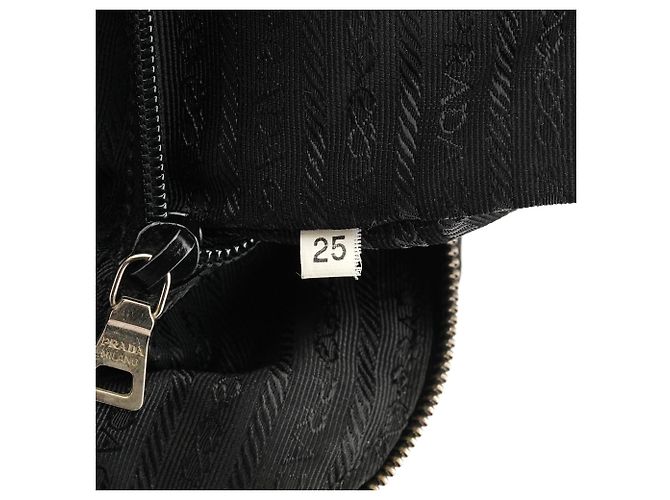 Prada Borsa Tote in Nylon Tessuto Vitello Nera - vista 15