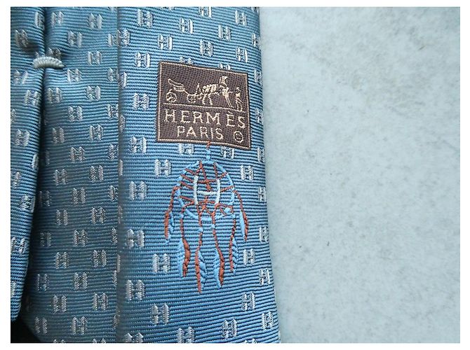 Hermès cravatta in seta blu motivo H - vista 10
