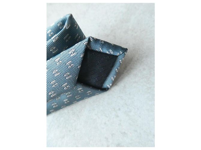 Hermès cravatta in seta blu motivo H - vista 9