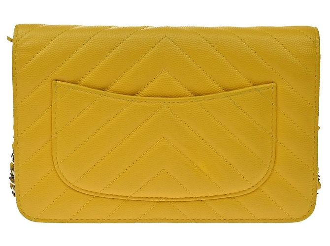 Chanel Wallet on Chain Quilted Caviar Medium - vista 3