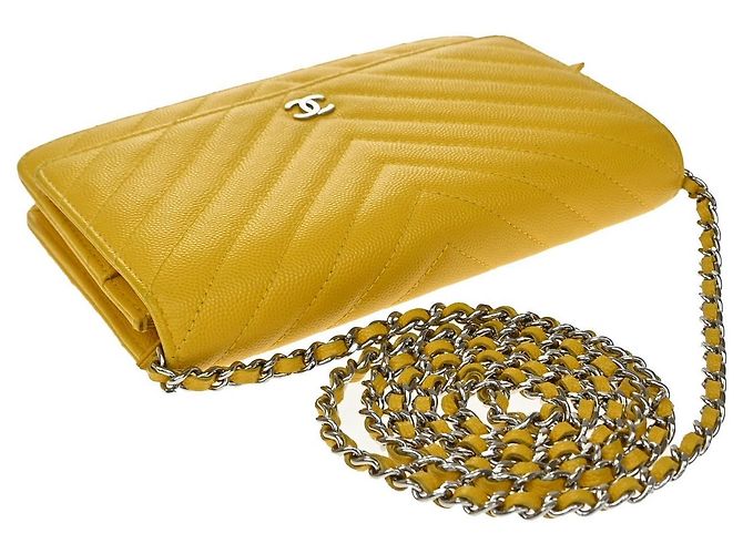 Chanel Wallet on Chain Quilted Caviar Medium - vista 5