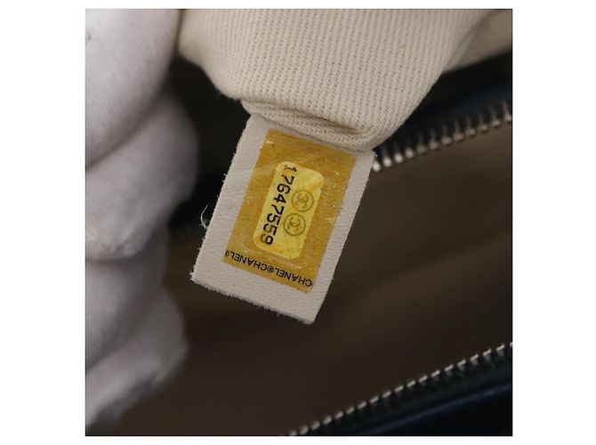 Chanel Timeless CC Shopping Quilted Caviar Medium - vista 7