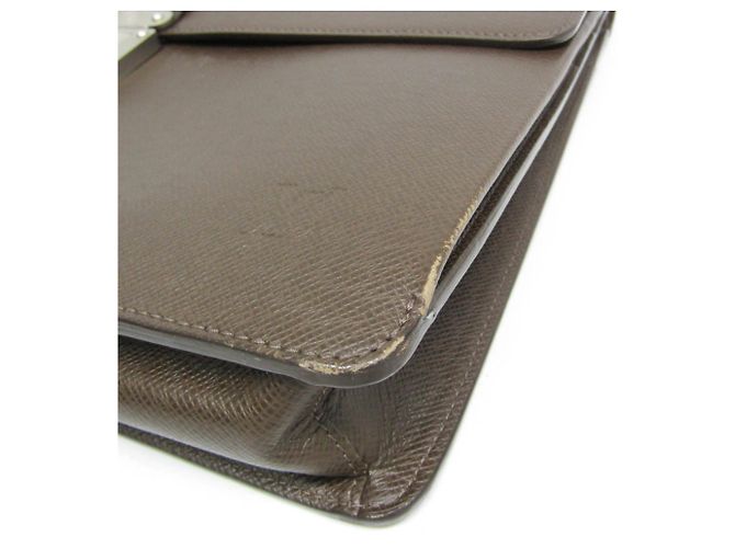 Louis Vuitton Robusto 1 Taiga Leather - vista 7