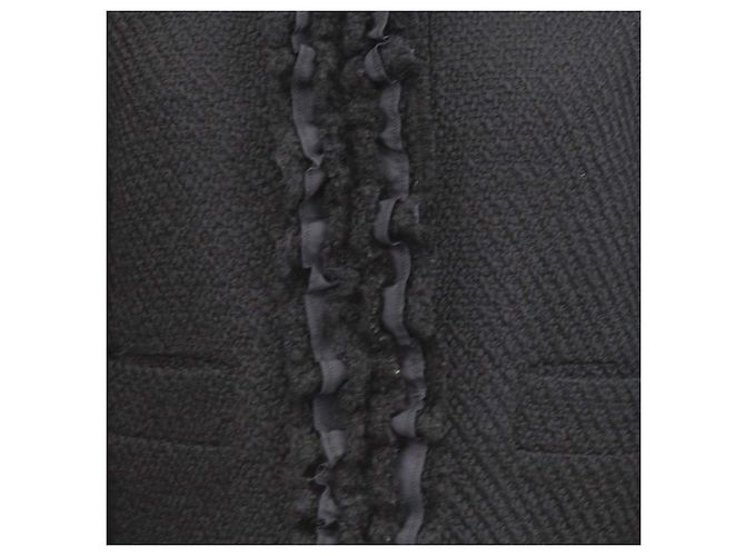 Prada Crop-Jacke aus schwarzem Tweed mit Rüschenbesatz - Ansicht 4