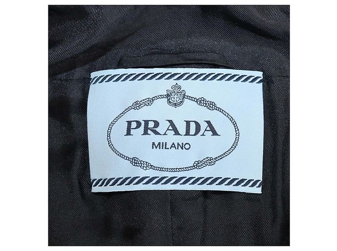 Prada Crop-Jacke aus schwarzem Tweed mit Rüschenbesatz - Ansicht 5