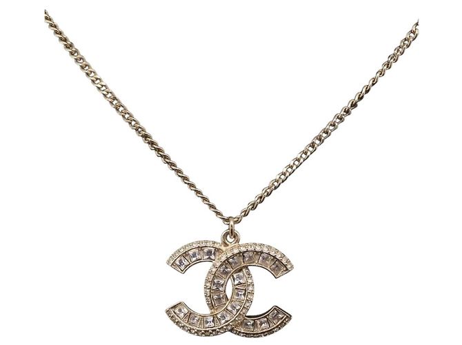 Pendente Chanel Multi-Logo inciso CC in metallo con cristalli - vista 3