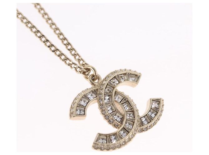 Pendente Chanel Multi-Logo inciso CC in metallo con cristalli - vista 4