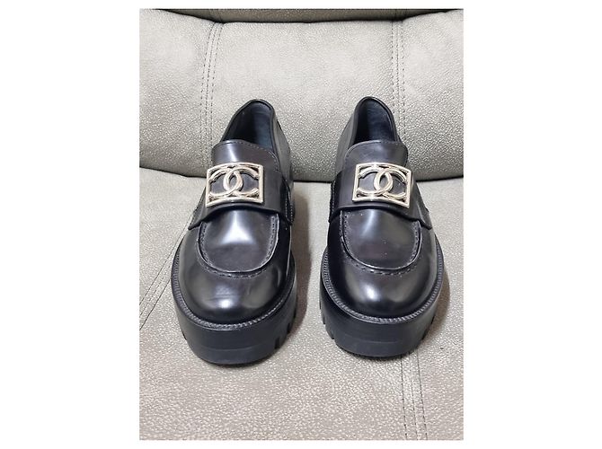 Chanel Mocassini Chunky in pelle nera - vista 3