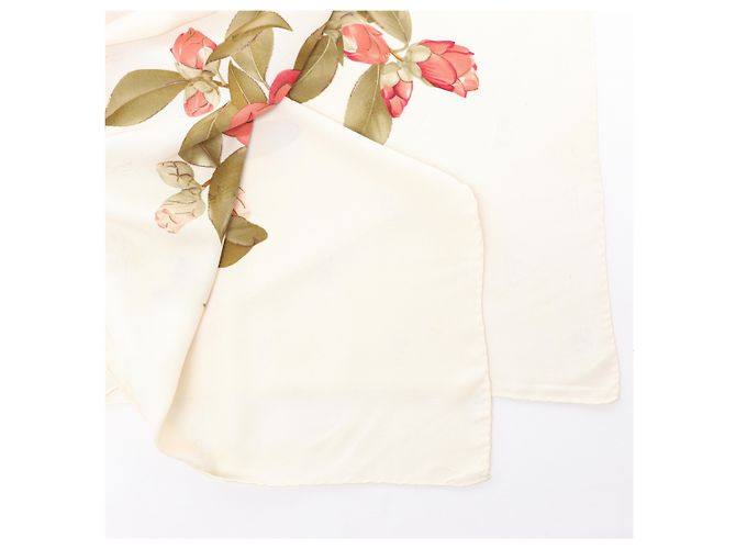 Hermès Fazzoletto di seta Chanel Vintage Camellia in Beige x Red - vista 3