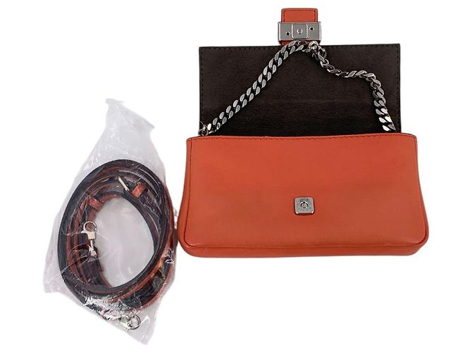Fendi Borsa a tracolla Micro Baguette in pelle arancione con catena - vista 7