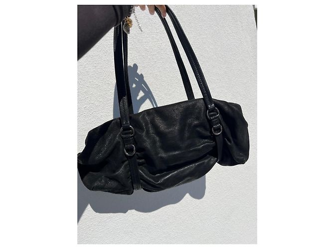 Prada Easy Schultertasche aus schwarzem Leder - Ansicht 2