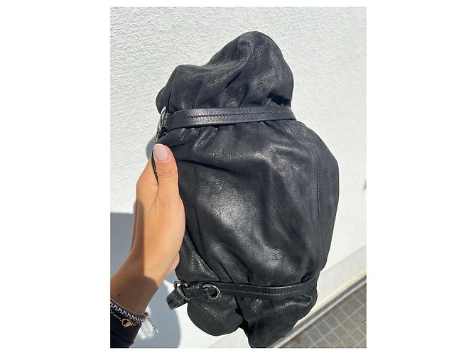 Prada Easy Schultertasche aus schwarzem Leder - Ansicht 4