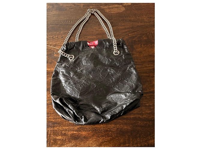 Borsa Balenciaga Crush Small Tote nera e rossa I ♥ U - vista 2