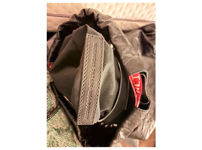 Borsa Balenciaga Crush Small Tote nera e rossa I ♥ U - vista 9