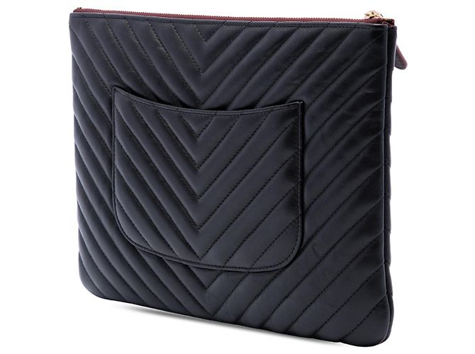 Chanel Black Medium CC Chevron Lambskin O Case Clutch - vista 2