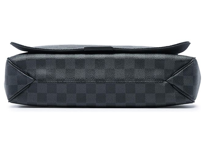 Louis Vuitton Black Damier Graphite District PM - vista 3