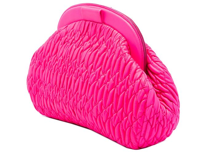 Clutch Frame Miu Miu in Nappa Matelassé rosa - vista 2
