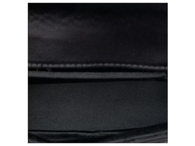 Chanel Black Mini Quilted Satin Camellia Choco Bar Flap - vista 4