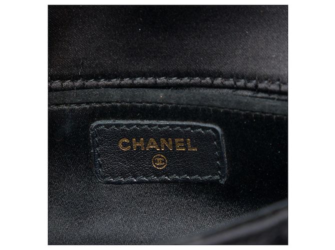 Chanel Black Mini Quilted Satin Camellia Choco Bar Flap - vista 5