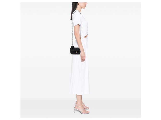 Chanel Black Mini Quilted Satin Camellia Choco Bar Flap - vista 6