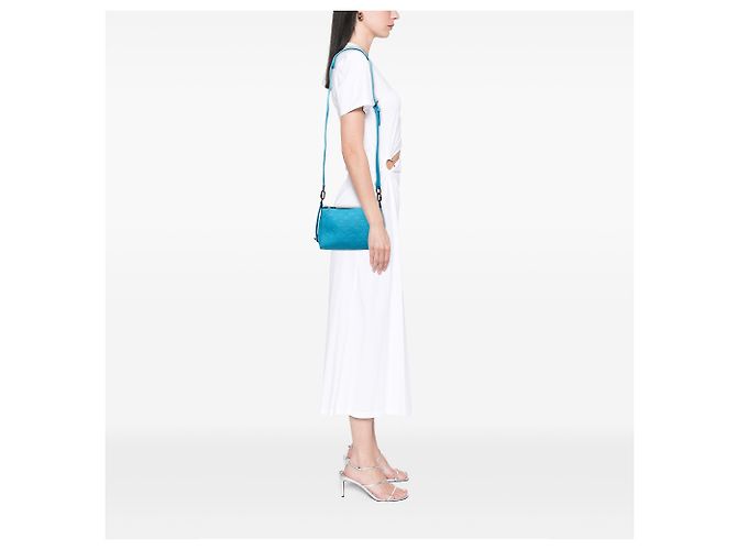 Louis Vuitton Blue Monogram Taurillon Triangle Messenger - vista 11