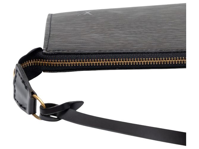 Louis Vuitton Black Epi Pochette Accessoires - vista 8