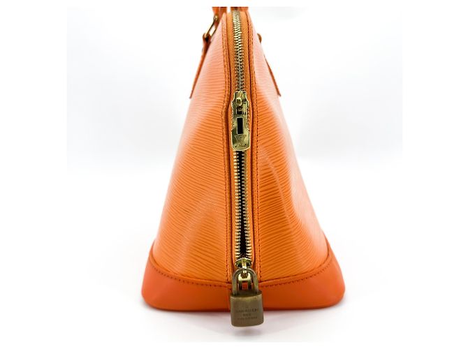 Louis Vuitton Alma Epi Leather PM - vista 3
