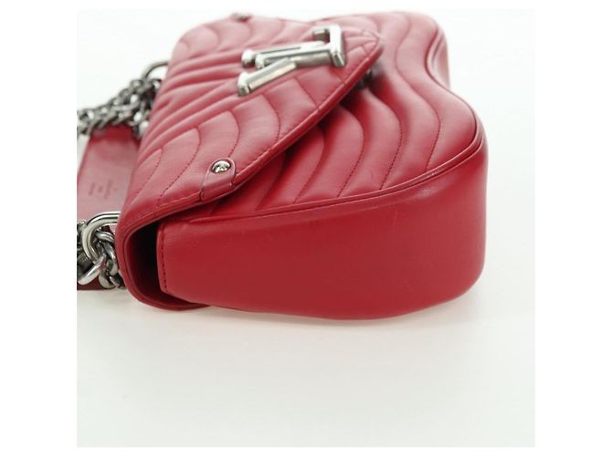 Louis Vuitton New Wave Chain Quilted Leather MM - vista 3